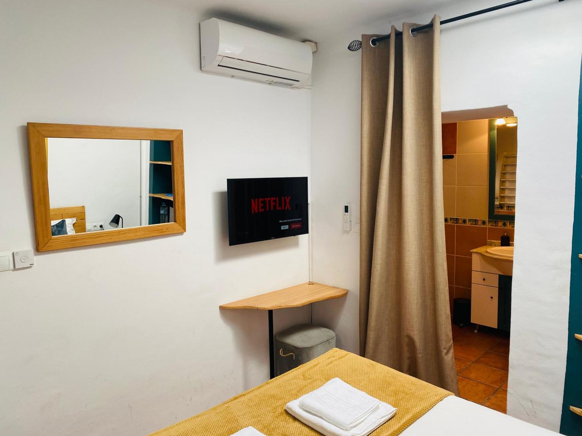 Room With Bathroom In Private House Casa Mar Torrox Esterno foto