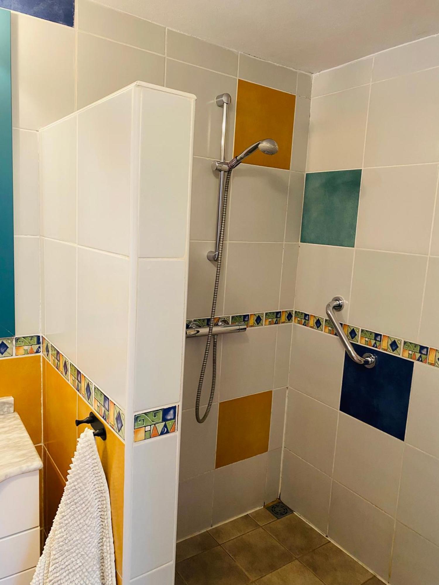 Room With Bathroom In Private House Casa Mar Torrox Esterno foto